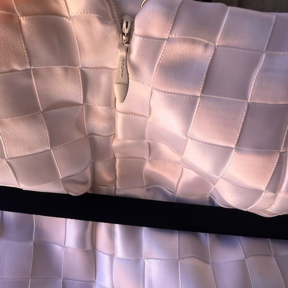 Christina von Fieandt Elegant White Lauhala Woven Satin Pencil Skirt Size 6 - Picture 7 of 10